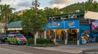 Backpackers/Hostels