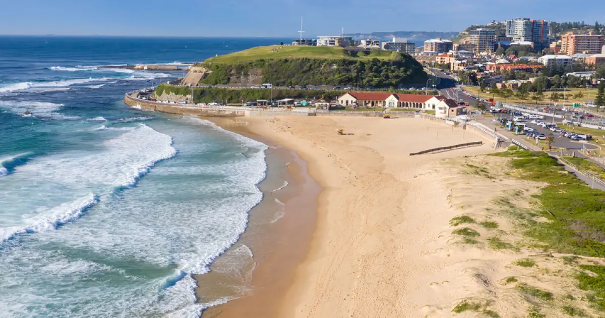 Explore Nobby’s Beach