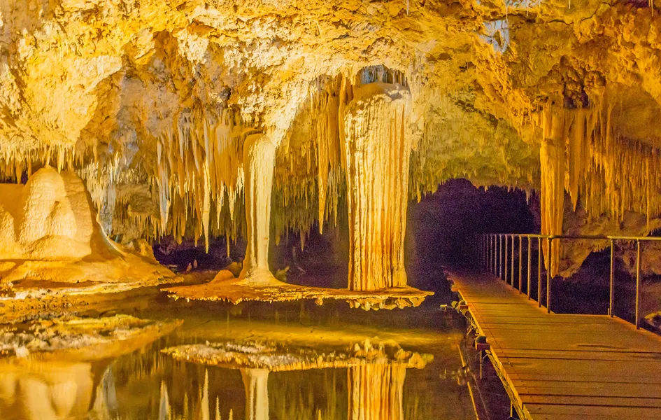Lake Cave 