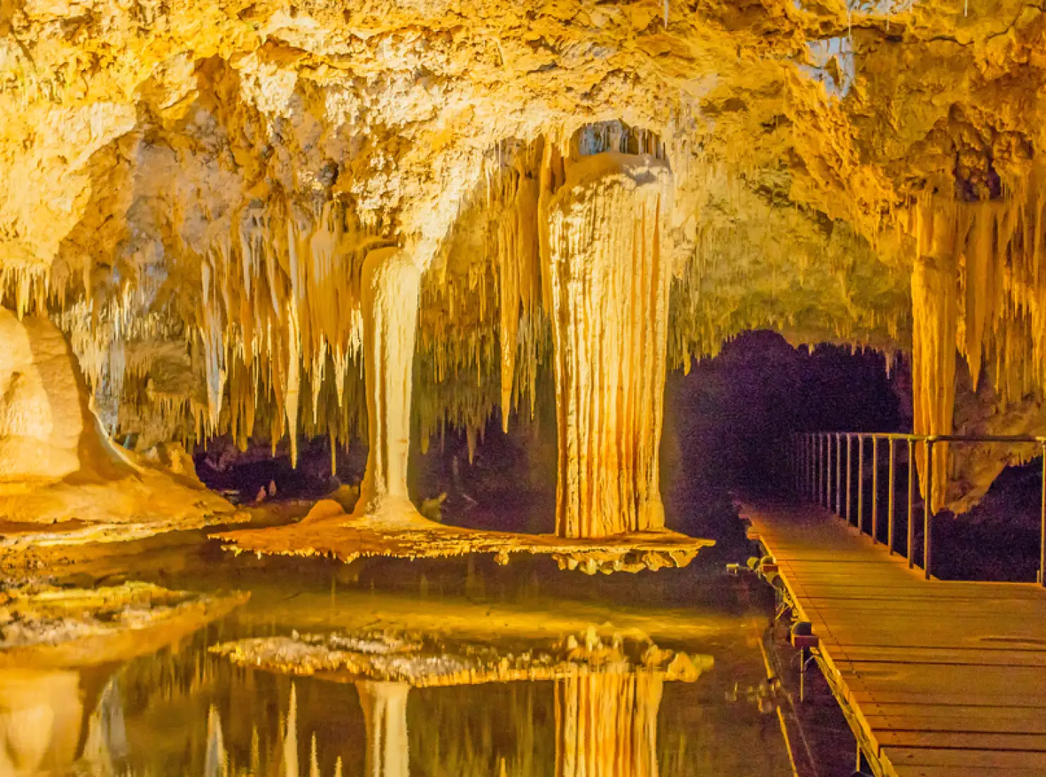 Lake Cave 